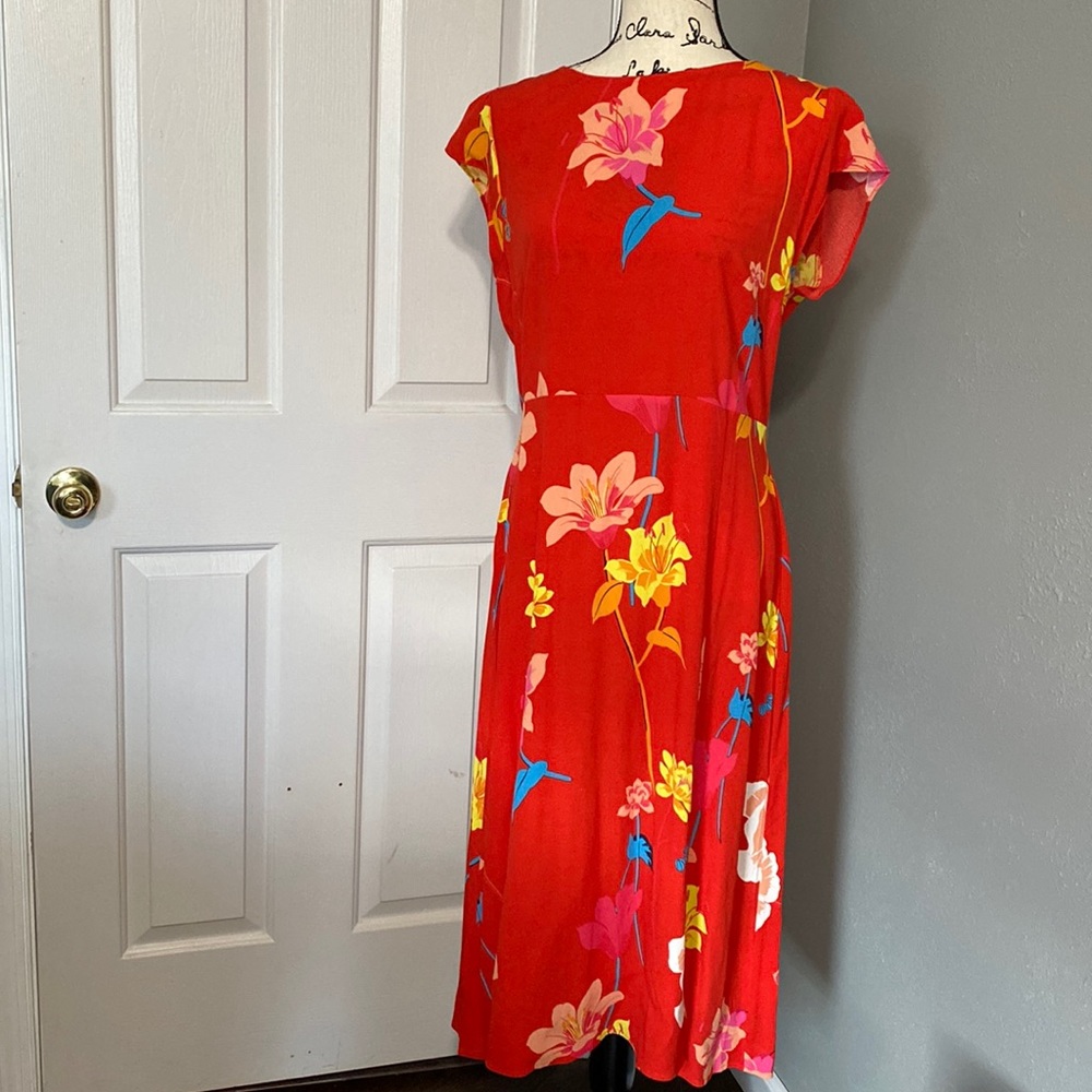 Red Loft dress with flowers. Size 10. NWT